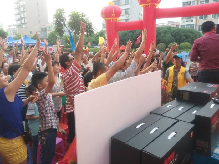 汕頭金艾陶瓷磚品牌旗艦店開業(yè)現(xiàn)場(chǎng)