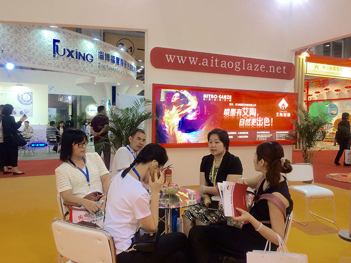 陶瓷學(xué)院的校友來捧場