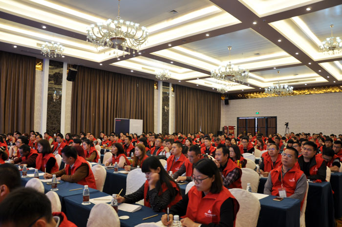 1月9日，陶瓷一線品牌金艾陶瓷磚2016年經(jīng)銷商財富會在寶隆國際大酒店隆重舉行。