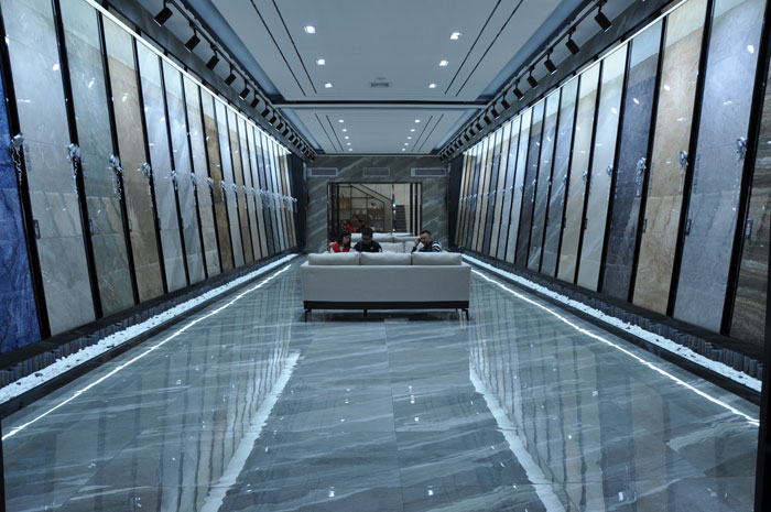 “一帶一路  設(shè)計(jì)營銷”，與O2O零售新模式攜手，2017年，金艾陶將勇往直前，開拓新戰(zhàn)場！