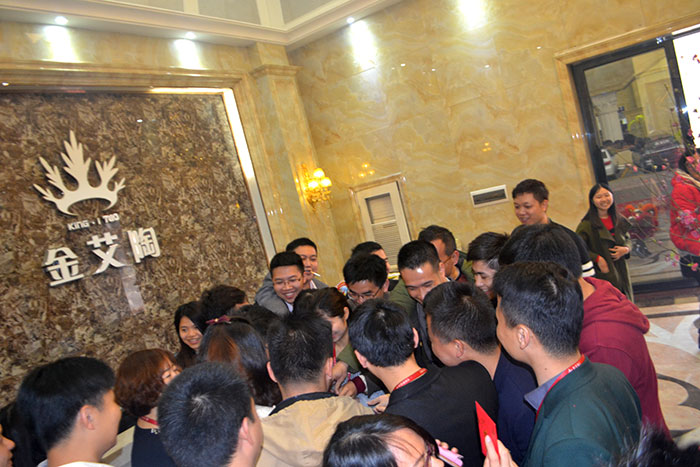 金艾陶新年開工，2017擼起袖子拼命干！