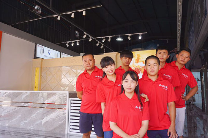 紅酒不僅僅是一杯佳釀這么簡單，它所意味的更是一種臻純曼妙的生活境界。而瓷磚，也需要細細品味，才能真正讀懂它。9月20日，陶瓷一線品牌金艾陶瓷磚潮安專賣店邀您共同開啟一場優(yōu)雅人生的品味之旅。