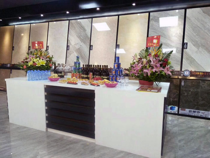 陶瓷一線品牌金艾陶瓷磚澄海店十一開(kāi)業(yè)，好禮、優(yōu)惠送不停