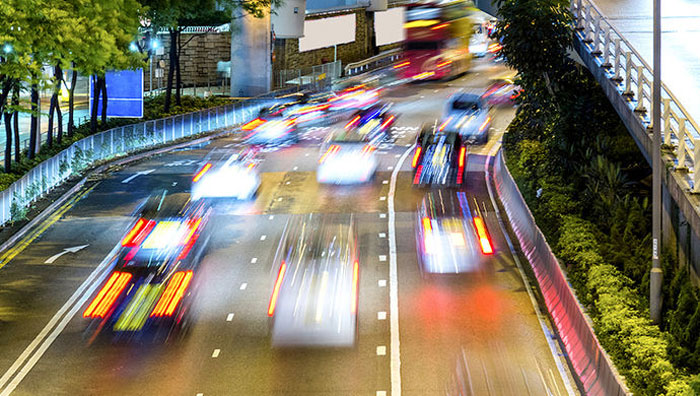 生活在一個城市，每天處于熙熙攘攘的人群，每天過一種忙忙碌碌的生活，有時候會感覺到一絲疲憊，車來人往，永遠來去匆匆，停不下來?？旃?jié)奏讓我們來不及享受須臾的趣樂時光。