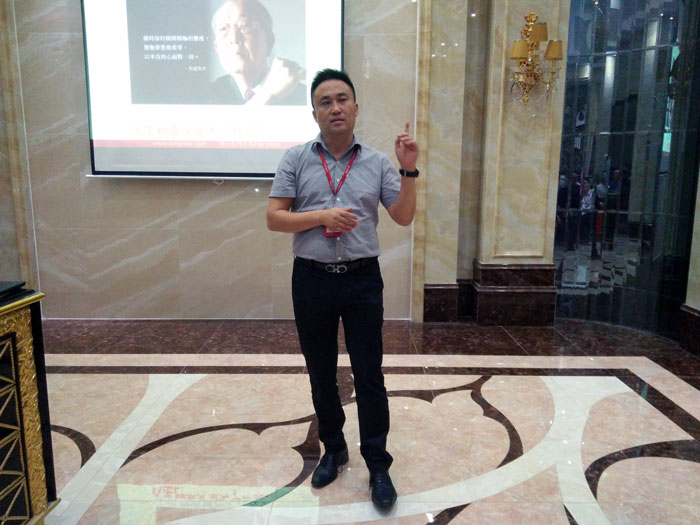 2017年11月2日晚，生命不息，學(xué)習(xí)不止金艾陶法定學(xué)習(xí)日，11月全公司人員學(xué)習(xí)會(huì)圓滿結(jié)束，一起分享《干法》，樂于工作，開心生活，即使在苦難中，只要拼命工作，就能帶來不可思議的好運(yùn)。過好每一天，就是成功之道！