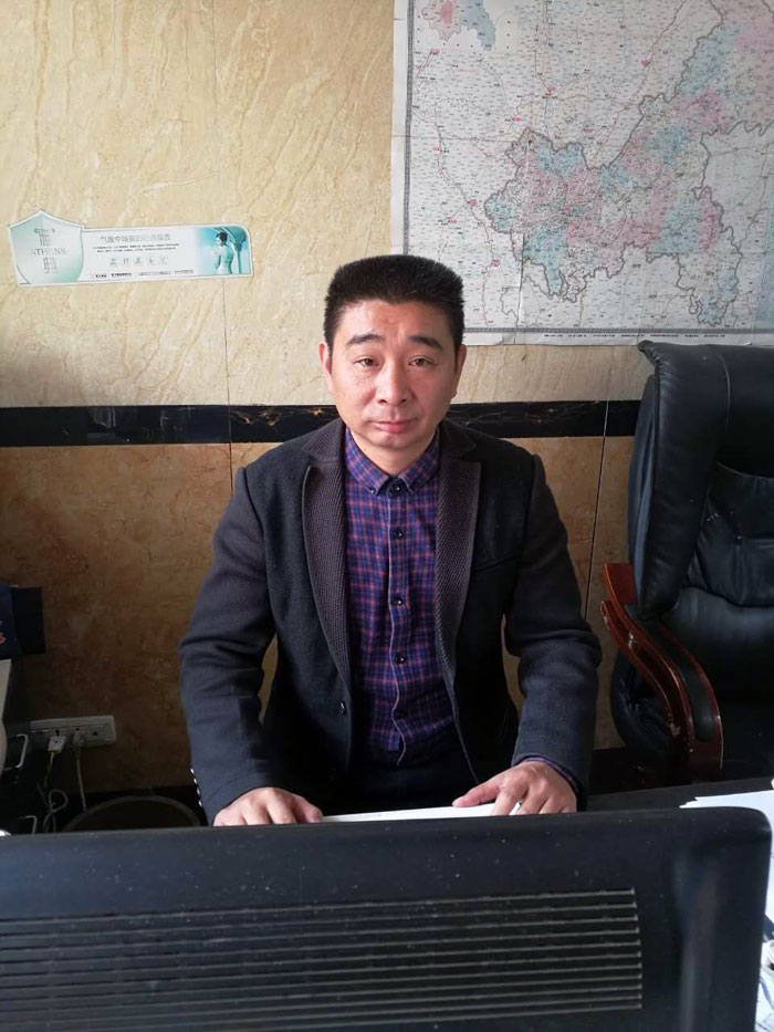 金艾陶瓷磚重慶大足區(qū)代理商胡洪軍：沒(méi)有做不成的事，只有不會(huì)做事的人