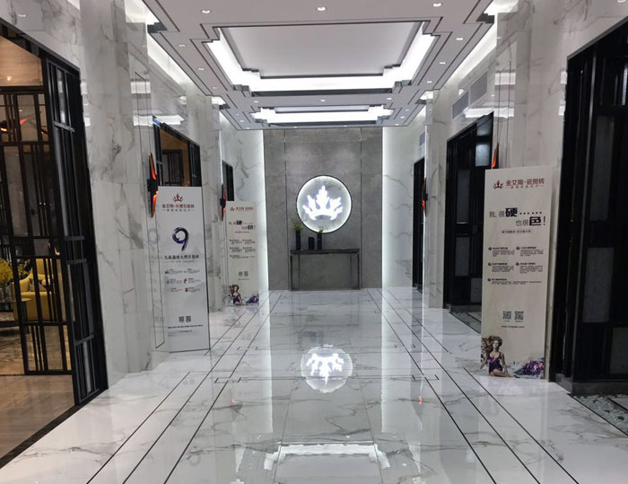  許多業(yè)主會(huì)認(rèn)為在冬季不適合裝修，這也是讓許多裝修公司沒有辦法繼續(xù)與客戶溝通下去。其實(shí)在冬季裝修也有他的好處，現(xiàn)在陶瓷一線品牌金艾陶小編告訴您，冬季裝修注意事項(xiàng)有哪些？各位業(yè)主看了也就不會(huì)再認(rèn)為冬季不適合裝修了。