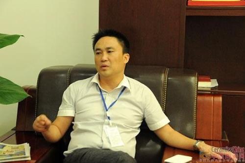 金艾陶營(yíng)銷總經(jīng)理羅勝